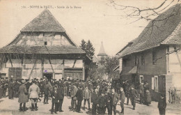 Soppe Le Haut * Place Du Village , Sortie De La Messe * Villageois - Autres & Non Classés