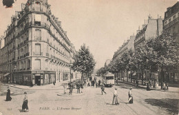 Paris * 7ème * L'avenue Bosquet * Tram Tramway - District 07