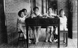 24-4080 : PHOTOGRAPHIE  ENFANTS JAPONAIS - Autres & Non Classés