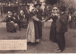 CPSM 15 @ VIC SUR CERE - Musique Et DANSE La Bourrée D'AUVERGNE - Le Croisement - Le Cabretaire - Cabrette - Autres & Non Classés