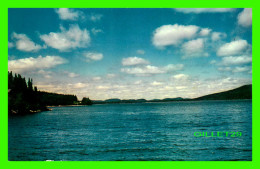 LE GRAND LAC JACQUES-CARTIER, QUÉBEC - PHOTO PAR LAVAL COUET - EMILE KIROUAC - MIKE ROBERTS - - Other & Unclassified