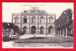 F-76-La Feuillie-01P45 La Mairie, Petite Animation, Cpa (état) - Other & Unclassified