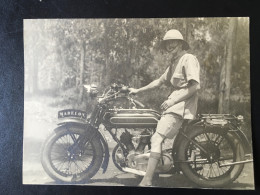 Photo Moto Motorbike Motorcycle Bike  Motocyclette RENÉ GILLET Congo Belge 22,5 X 17 Cm - Motorcycle Sport