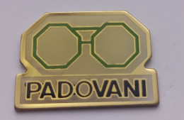 VF17 Pin's OPTIQUE OPTICIEN LUNETTES PADOVANI VITTEL VOSGES Achat Immédiat - Medizin