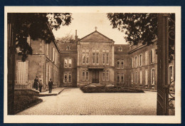 54. Mont-Saint-Martin. L' Hôtel Dieu. Cour D'honneur De L'hôpital. - Mont Saint Martin