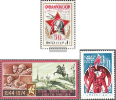 Soviet Union 4202,4203,4204 (complete Issue) Unmounted Mint / Never Hinged 1974 Newspapers, Leningrad, Oil - Unused Stamps