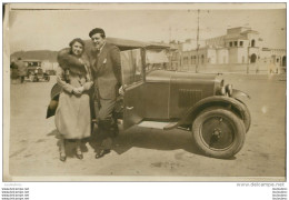 CARTE PHOTO VIEILLE AUTO EN GROS PLAN - Turismo