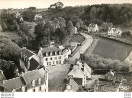 SAINT JEAN DU DOIGT ENTREE DU BOURG ET LES HOTELS - Saint-Jean-du-Doigt