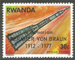 777 Rwanda Fusée Soyuz Rocket Surcharge Wernher Von Braun MNH ** Neuf SC (RWA-178c) - Autres & Non Classés