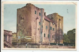 Le Donjon Assez Rare   1940  N°:13 Défaut En Haut à Droite Non Existant Soit 1/2 - Niort