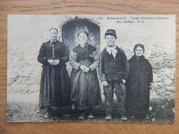 CPA BRIANCONNAIS TYPES D'ANCIENS HABITANTS DES VALLEES - Briancon