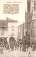 DAMAZAN (47) Place De La Mairie En 1905 (Superbe Animation) - Damazan