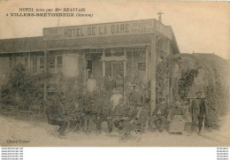 VILLERS BRETONNEUX HOTEL TENU PAR MME BEAUVAIS AVEC NOMBREUSES PERSONNES EN TERRASSE HOTEL DE LA GARE - Villers Bretonneux