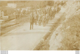 CARTE PHOTO CEREMONIE D'ENTERREMENT AVEC SOLDATS SUISSES FRANCAIS ET CIVILS - War 1914-18