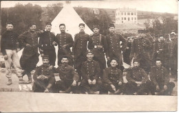 Carte Photo Groupe De Militaires à La Courtine En 1907 - Régiments