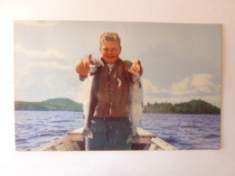 Pêche à La Truite Arc En Ciel Dans Le Lac Stuart Au Canada - Pesca