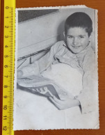 #11   Anonymous Persons - Enfant Child  Boy Garcon In Bed - Anonyme Personen