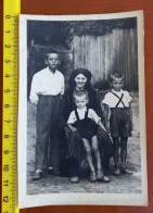 #11   Anonymous Persons - Enfant Child  Boy Garcon - Photo With Grandma - Anonieme Personen