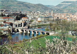 CPM - R - AVEYRON - MILLAU - VUE GENERALE - AU PREMIER PLAN LE PONT LEROUGE SUR LE TARN - Millau