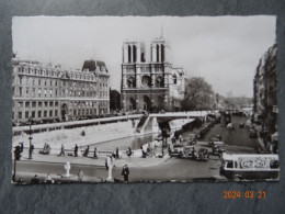 NOTRE DAME DE PARIS - Notre Dame Von Paris