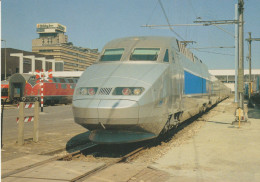 TGV 86 . SNCF . Photo Rail Color  . Grand Format . TGV Atlantique . Utrecht CS . 21 06 1989 . - Trains