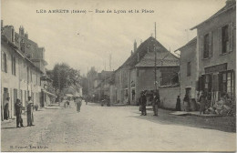 CARTE LES ABRETS -ISERE -RUE DE LYON ET LA PLACE - ANNEE 1915 - Les Abrets