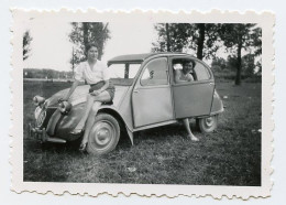 Snapshot Superbe Voiture Femme Pin-up Sexy Jambes  Citroen 2CV 50s - Cars