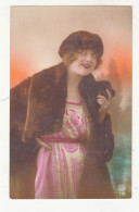 CM30. Vintage Tinted Postcard. Pretty Lady With A Fur Coat. Glamour - Women