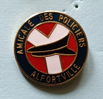 Pin's Amicale Des Policiers Alfortville Signé Harmonie - Politie