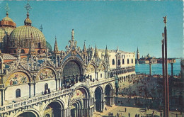 *CPM - ITALIE - VENISE - Basilique St Marc - Venezia (Venedig)