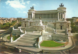 *CPM - ITALIE - LATIUM - ROME - Le Monument à V.E. Avec La Voie Des Forums Impériaux Et Le Colisée - Other Monuments & Buildings