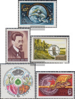 Soviet Union 4365,4366,4367,4368,4370 (complete Issue) Unmounted Mint / Never Hinged 1975 SpAce, PflAnzenschUtz, Film U. - Nuovi