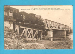 CPA:   REVIGNY Le  Pont De La Ligne De VOUZIERS :  REVIGNY Locomotive Sur Le Pont Militaria 1914 - Revigny Sur Ornain