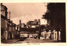 RECTO/VERSO - CPA - AUCH - PATTE D'OIE - LIBRAIRIE G SEGONZAC - VUE SUR LES TOURS - CALECHE AVEC CHEVEAUX - Auch