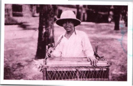 Saigon. -  Jeune Marchand De Gâteaux. -  Young Cake Seller   -  Post  1983 - Viêt-Nam