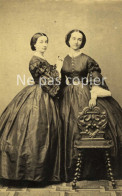 DEUX FEMMES Vers 1860 CDV Par DENISSE à BORDEAUX - Anciennes (Av. 1900)