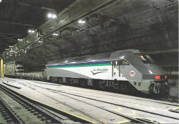 Le Shuttle - Une Navette De Fret Passant Dans La Section Britannique Du Tunnel - Trains