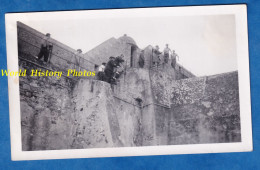 Photo Ancienne Snapshot - Ile De NOIRMOUTIER - Coin Des Remparts Du Château - Vendée Barbatre La Barre De Monts - Bateaux