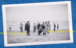 Photo Ancienne Snapshot - LES SABLES D' OLONNE - Famille à La Plage - Mer Vague Enfant Homme Femme Mode - Places