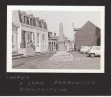 Photo Originale 80 SOMME " CAYEUX Monument Léon Parmentier " En 1975 (19)_PHOT212 - Personnes Anonymes