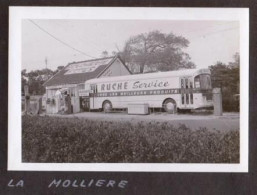 Photo Originale LA MOLLIERE Juin 1975 Car SAVIEM - RUCHE Service Boucherie Charcuterie Frites (2532) _PHOT087 - Autres & Non Classés