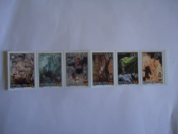 SERBIA    MNH STAMPS  SE  TENANT 5 CAVES 2001 - Sonstige & Ohne Zuordnung