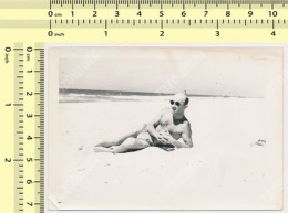 REAL PHOTO Shirtless Bulge Man On Beach Homme Nu Sur Plage Old  Photo SNAPSHOT - Personnes Anonymes