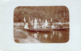 Carte Photo - Allemagne - Groupe De Personnes Sur Des Barques Sur Un Lac - Carte Postale Ancienne - Fotografie