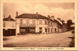 SELECTION -   SAINT GERAND LE PUY  -  Un Coin De La Route N°7 Paris-vichy . Hôtel De La Paix. - Other & Unclassified