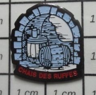 2020 Pin's Pins / Beau Et Rare / BOISSONS / LE CHAIS DES RUFFES TONNEAU CAVE RENNES - Bevande