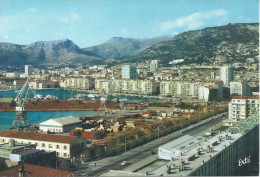 CPM  France Provence Côte D’Azur  83 Var  Toulon   Le Port Et La Ville - Toulon