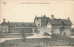 Dun Sur Auron * La Colonie Familiale * La Cour Intérieure - Dun-sur-Auron