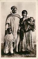 Scènes Et Types - Afrique Du Nord - Une Famille Mauresque - Animée - CPA - Voir Scans Recto-Verso - Africa