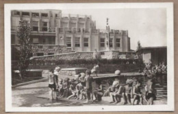 CPSM AUTRICHE - VIENNE WIEN - Kindergarten Der Stadt Wien " Sandleiten " - Bad Im Freien - TB ANIMATION PISCINE ENFANTS - Otros & Sin Clasificación